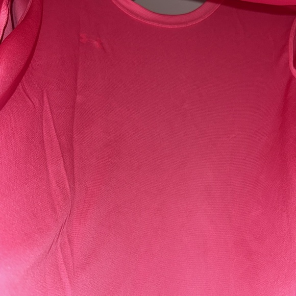 Under Armour Pink Short Sleeve Relaxed T-Shirt M NWT - Picture 6 of 7